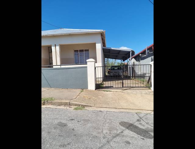 3 BEDROOM HOUSE FOR SALE IN COLLEGE HILL